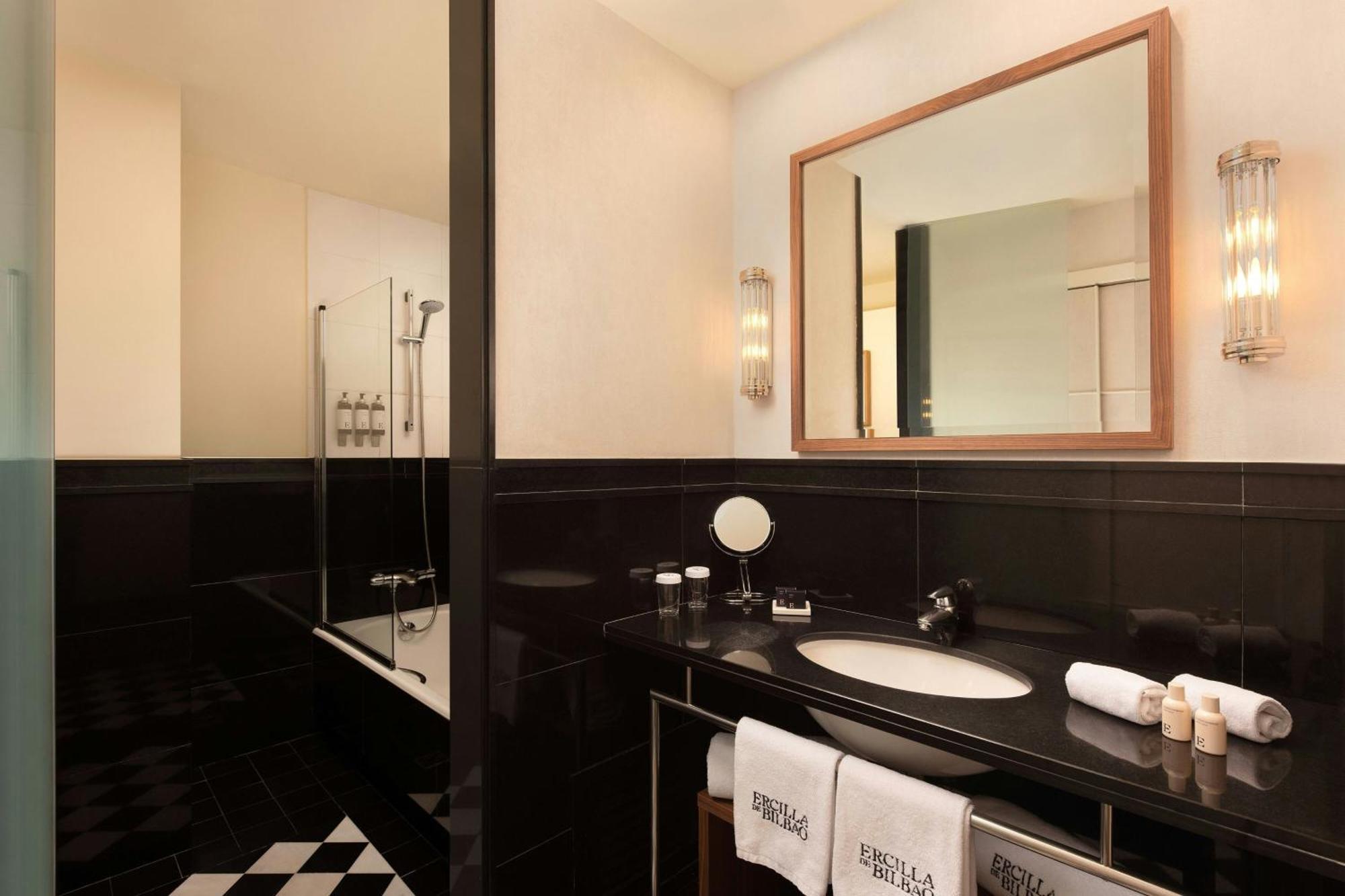Chambre Lit King-Size - Vue sur Ville