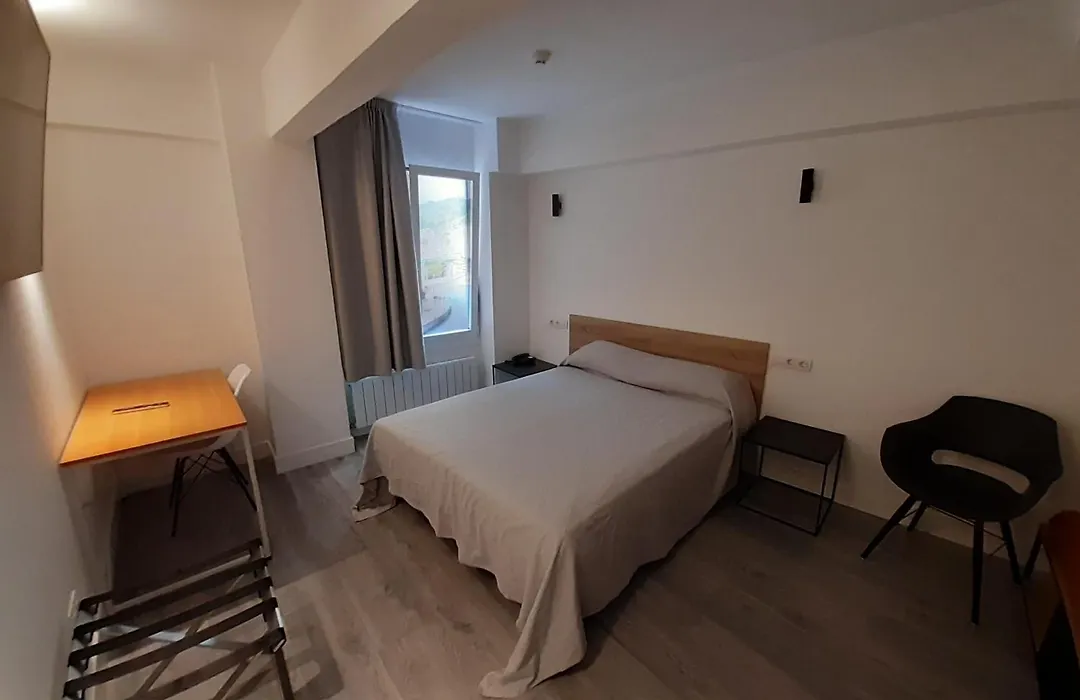 Hotel Photo Zabalburu-1